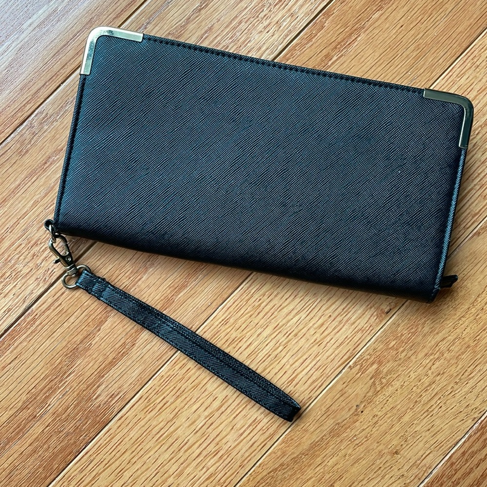 Target wristlet wallet